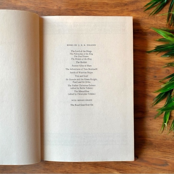 VINTAGE 1977 First American Edition — The Silmarillion by J.R.R. Tolkien - Picture 5 of 13